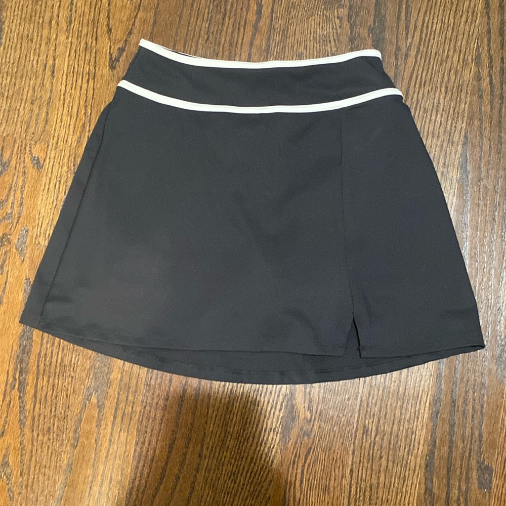 Black and white workout skirt